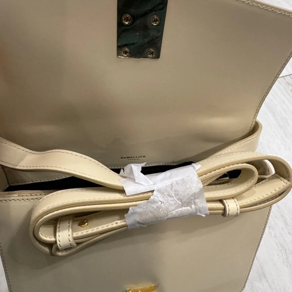 DeMellier Vancouver in Sand color - Picture 7 of 10